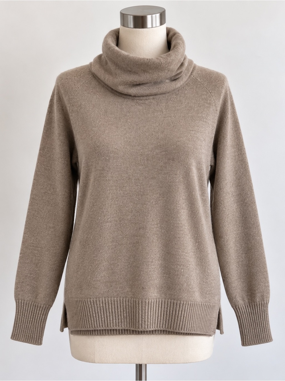 L.L.Bean exceptionally soft knit tunic sweater in a beautiful neutral taupe/oatm